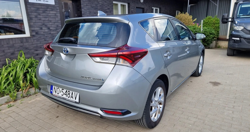 Toyota Auris cena 64900 przebieg: 82000, rok produkcji 2016 z Połaniec małe 172